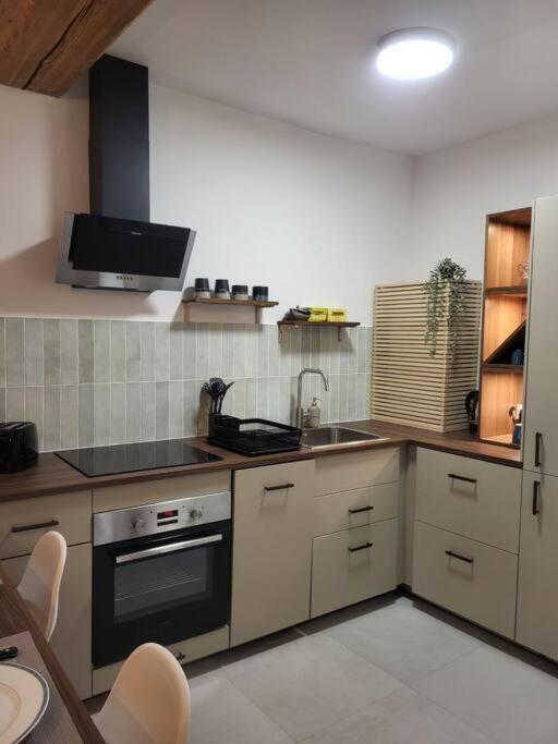 O Bon'Endroit - Appartement Confort - Centre Ville 비엔 외부 사진
