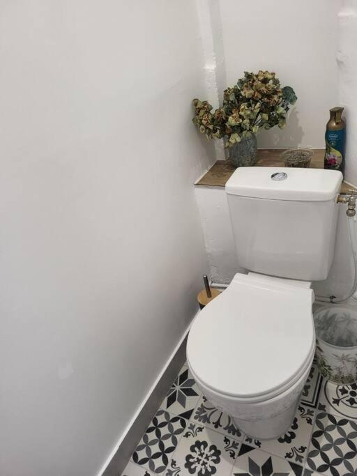 O Bon'Endroit - Appartement Confort - Centre Ville 비엔 외부 사진