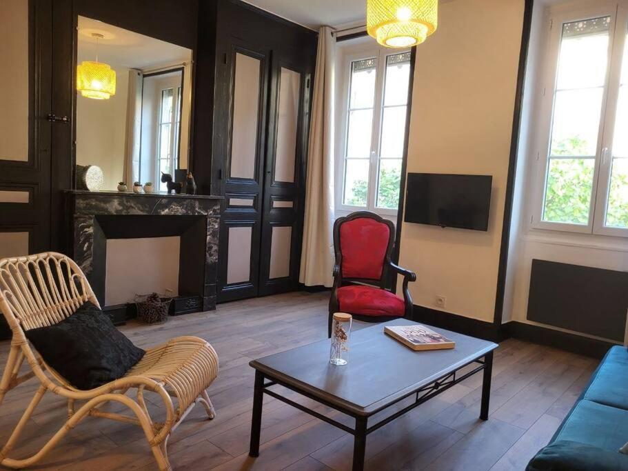 O Bon'Endroit - Appartement Confort - Centre Ville 비엔 외부 사진